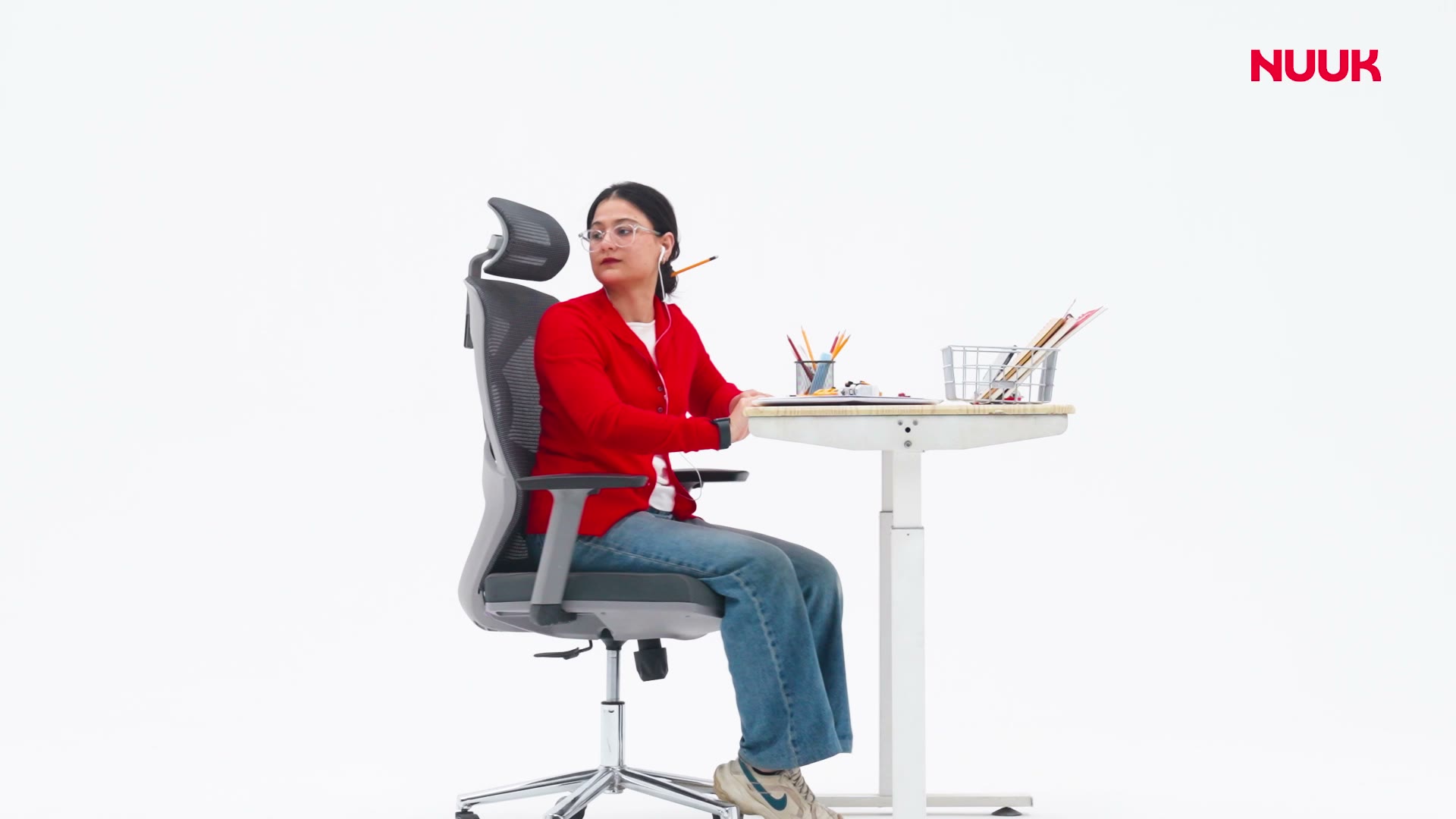 Meet Kaveri at her desk, before the LĪT [v3] arrives